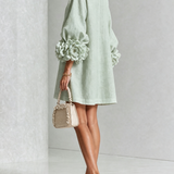 Marisela™ | Vestido Corto con Puños de Flores